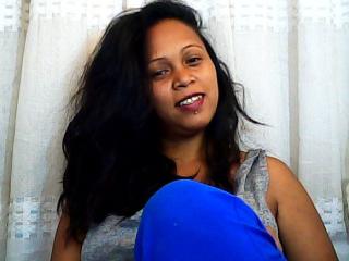 Tetedange - Webcam sex avec une Femme sexy avec une poitrine de belle taille sur la plateforme X Love Cam 