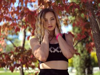 NillaTender - Show live nude with a shaved intimate parts Hard girl 