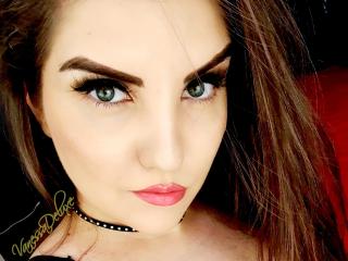DeluxeVanesa - Chat live hot with this Exciting teen 18+ with giant jugs 