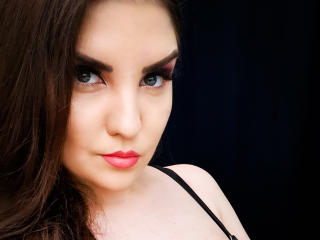 DeluxeVanesa - Show exciting with a shaved genital area Exciting babe 