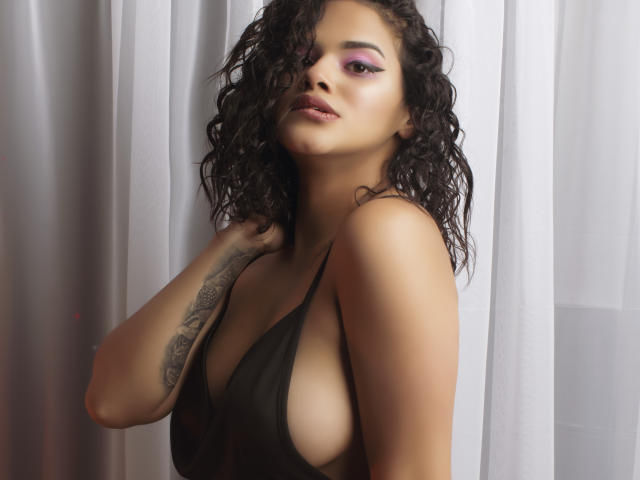 NicolleRoux - Live sex cam - 8603100