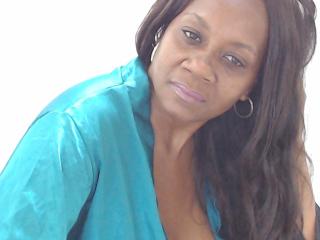 KhandySex - Spectacle excitant avec une Cougar french sur la plateforme Xlovecam.com 