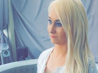 Amelixx - online show sex with a European Hot chick 