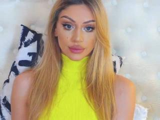 LeilaNoire - Cam exciting with this shaved pubis Sex girl 