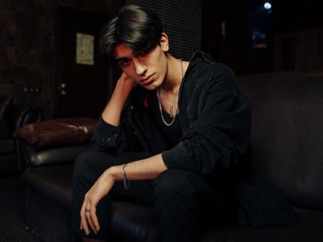 DavidCharliz - Live porn &amp; sex cam - 8650636