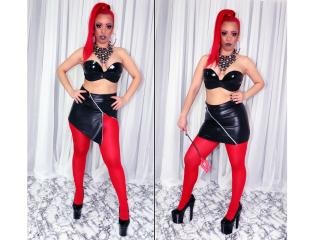 DiabelleShemale - chat online sex with a shaved pubis Transgender 