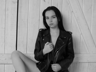 KristinaRichi - online show sexy with a shaved private part Exciting teen 18+ 