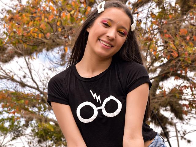 EllieVelvett - Live sex cam - 8671372