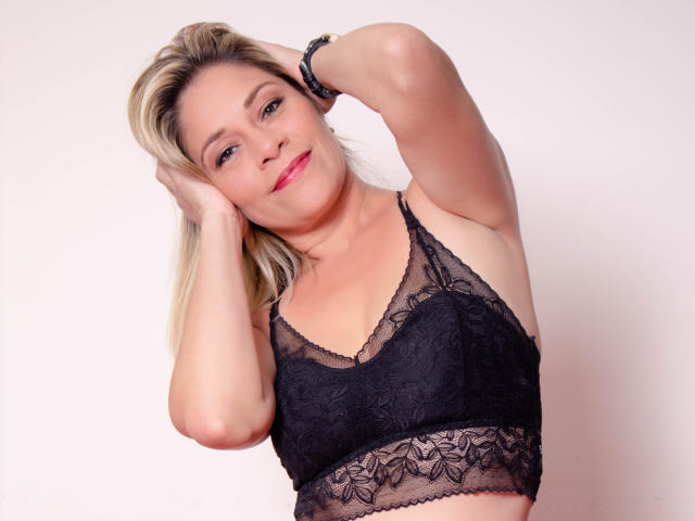 KristinaRogers - Sexe cam en vivo - 8677404