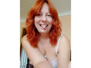 ValentineKan - Live nude with a European mom 