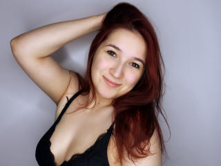 NancyFavorite - Show sex with a European Exciting 18+ teen woman 