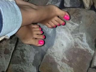 KiraSexySquirt - Webcam intime avec une Jeune coquine d’Amérique latine  