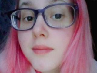 AliceXMay - Show porn avec cette Sacrée demoiselle french en chaleur d'une rousseur incroyable sur le site XloveCam 