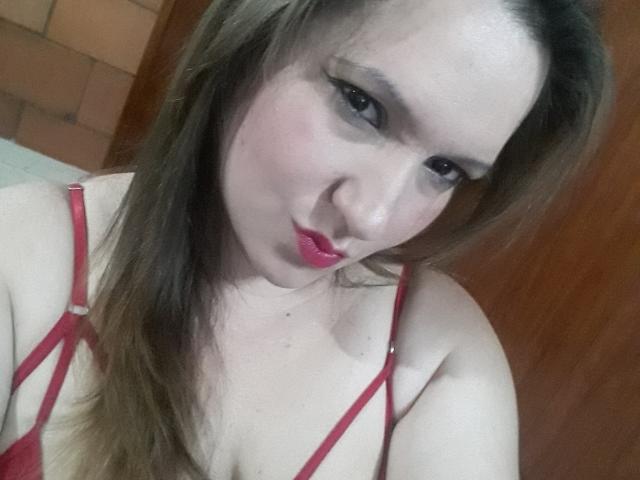 BellaAndBestX - Live sexe cam - 8782020