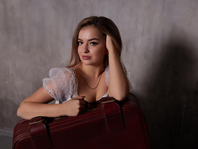 AlsyCute - Show hard avec cette Incroyable jeune femme french sexy à la poitrine idéale sur Xlovecam 