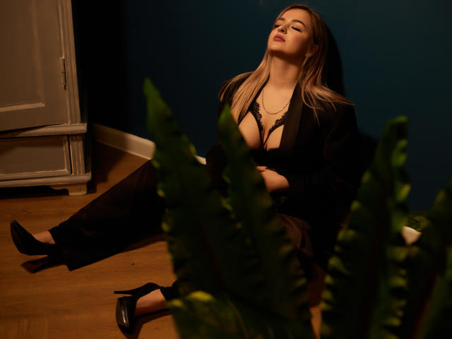 AlsyCute - Live sex cam - 8798564