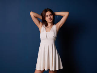 SheillaLotus - Live chat hot avec cette Sacrée jeune model french bien roulée avec des beaux seins sur la plateforme XloveCam 