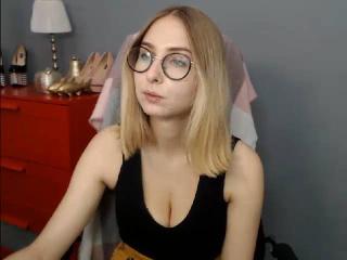 SugarGianna - Chat live sex with a White Nude 18+ teen woman 