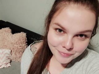 SelinaBB - online show hot with a White Hot babe 