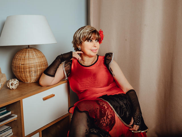 BlondSexyMature - сексуальная веб-камера в реальном времени - 8824648