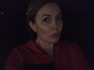 IvettaShine - Cam xXx avec une Femme sexy blonde platine sur le site Xlovecam.com 