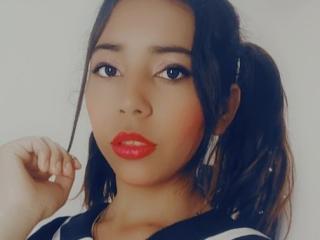 SofiaMartinez - Show live excitant avec une Fabuleuse nana sexy sans poils  