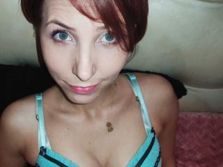 Lilysweey - Webcam sexe avec une Divine coquine sexy aux cheveux roux sur Xlovecam 