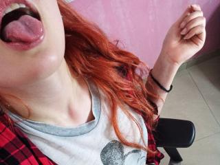 Crissttal - Live nude with this shaved private part Hard college hottie 