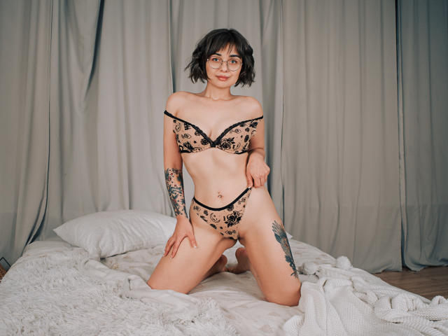 AmandaBrooks - Live porn &amp; sex cam - 8911200