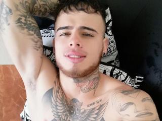 AronBoy - Live sex cam - 8933900