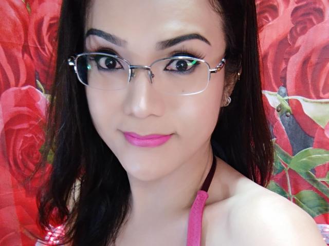 BelleKellyTs - Live porn &amp; sex cam - 8965564