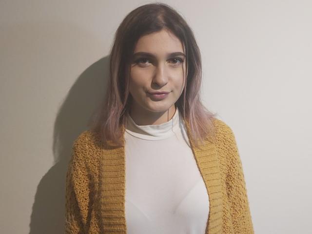 Shirine - Sexe cam en vivo - 8980356