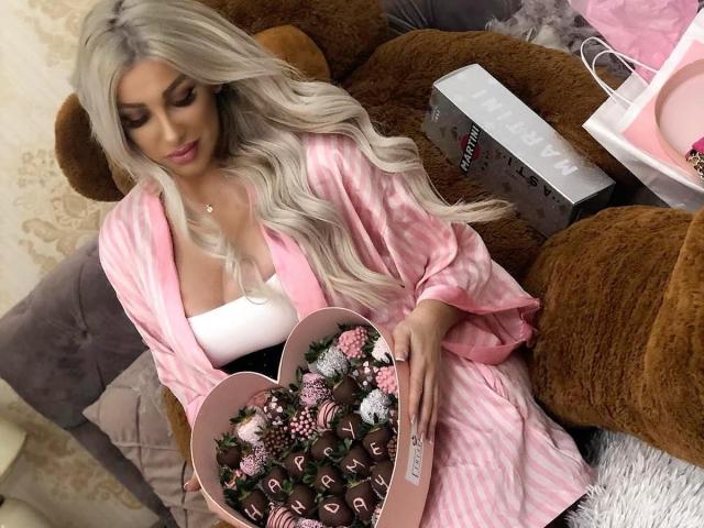 TanyaMonroe - Live sex cam - 8984036