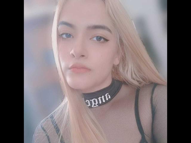 ChristineHeel - Live sexe cam - 9015736