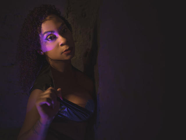 DianeAllegri - Sexe cam en vivo - 9017760