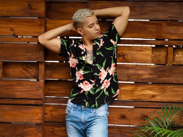 IsaacBlade - Live porn &amp; sex cam - 9036316