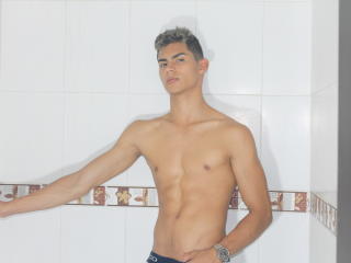 ArchieDuncan - Live sexe cam - 9053452