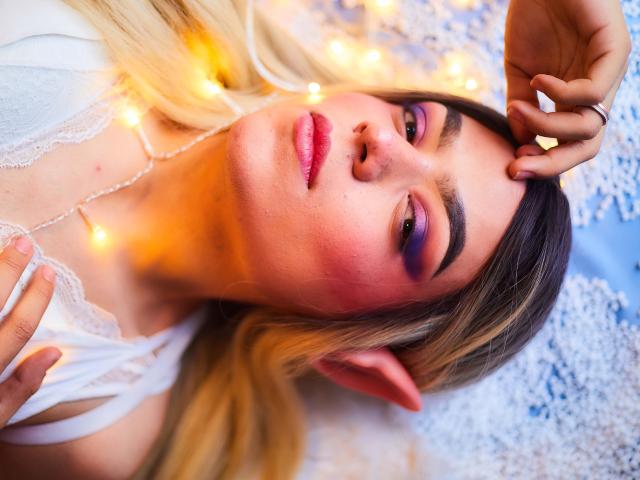 NicoletteTaylor - Live sexe cam - 9067860