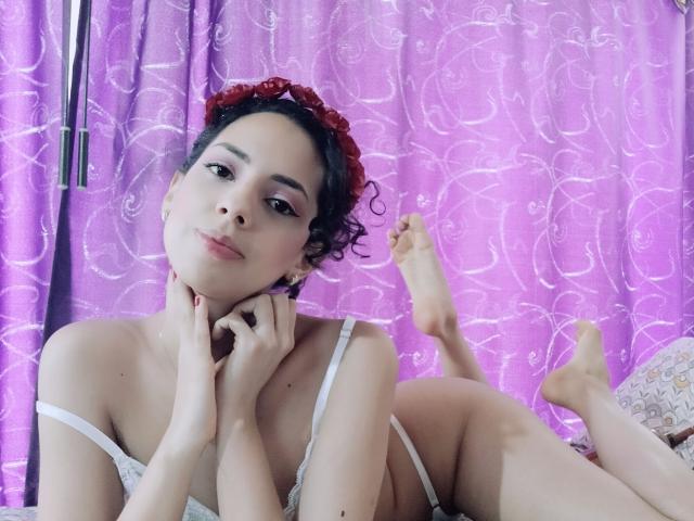 MoniqueCurlz - Live sex cam - 9092232