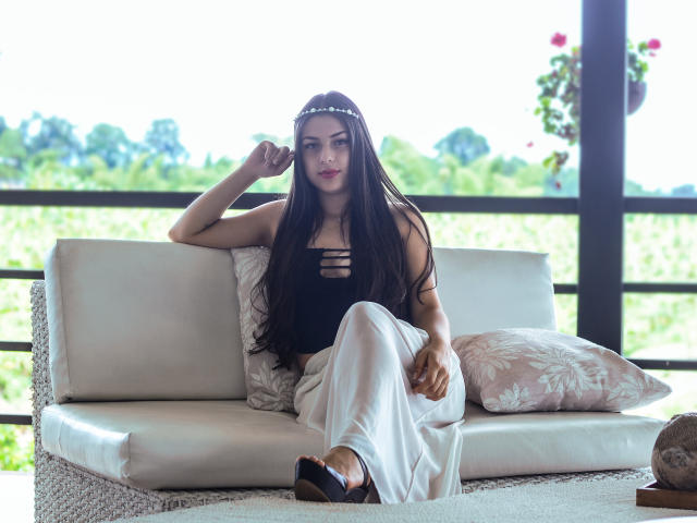 LuanaSimmons - Live Sex Cam - 9098560