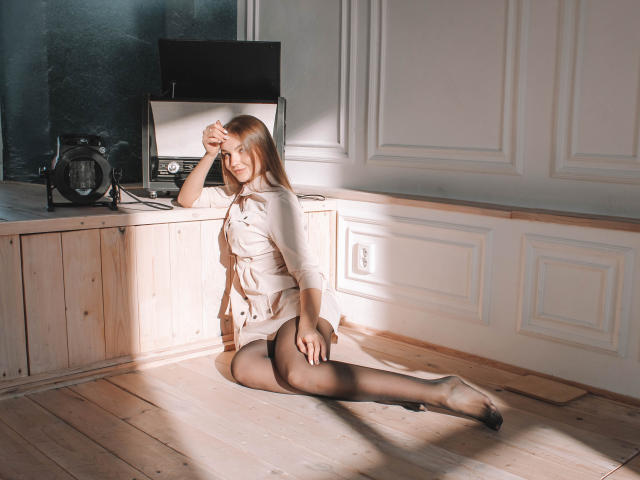 MiaRiley - Sexe cam en vivo - 9115384