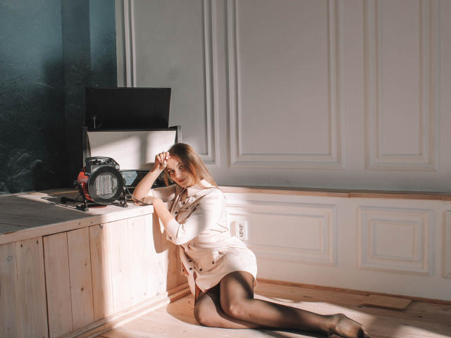 MiaRiley - Sexe cam en vivo - 9115420