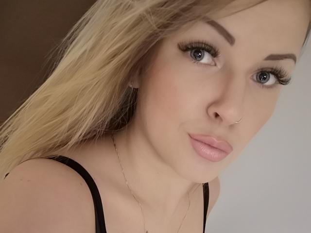 CynthiaMiss - Live porn &amp; sex cam - 9117728