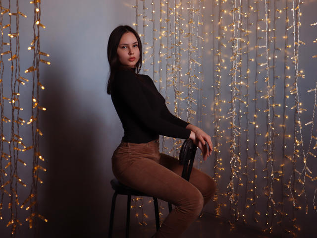 AmeliaAsian - Sexe cam en vivo - 9120260