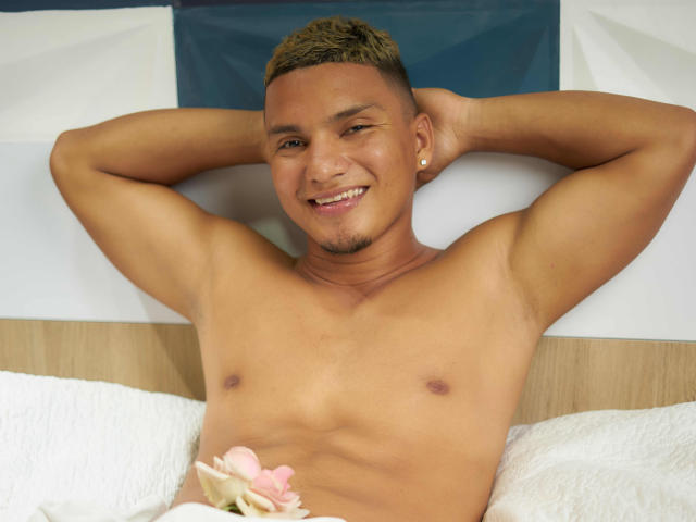 EvansAndrade - Live Sex Cam - 9142200