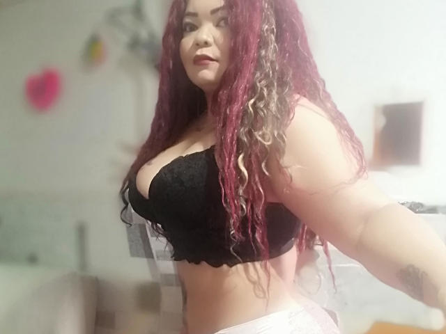 MichelleSmerald - Sexe cam en vivo - 9159704