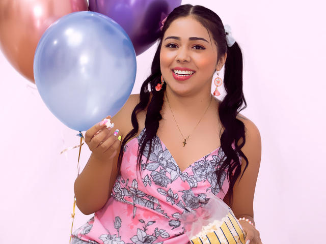 AdisonGray - Live porn &amp; sex cam - 9161176