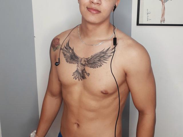 IsaacBlade - сексуальная веб-камера в реальном времени - 9169820