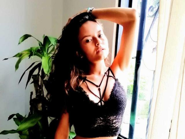 OliviaFerrer - Live sexe cam - 9175816