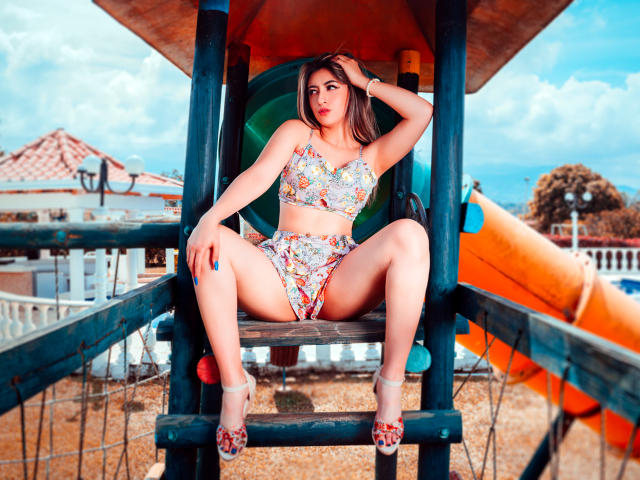 SabrinaMontana - Live sex cam - 9178260